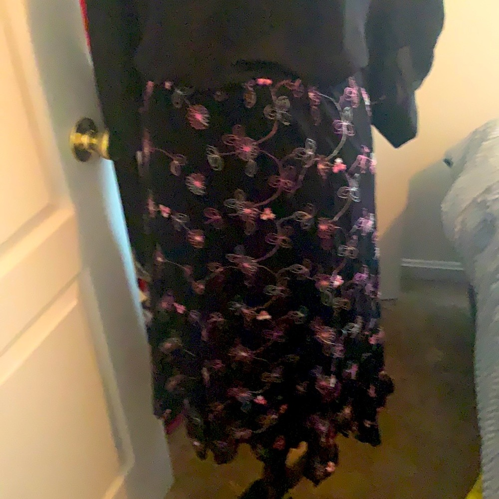 Pull on flowery embroidered skirt